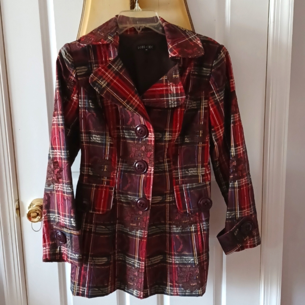 Chic Plaid Blazer in Red and Black